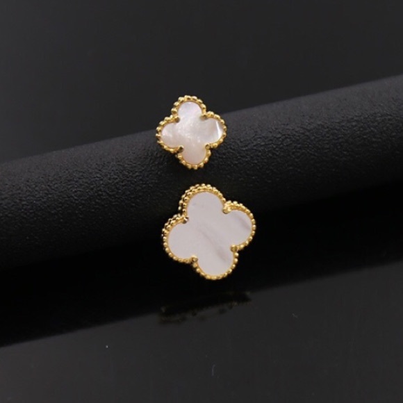 CLOVER RING Goldplated Mother of Pearl Adjustable - Picture 1 of 3